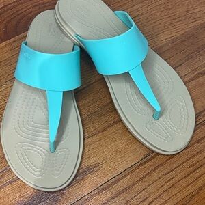 Crocs Turquoise Aqua Thong Sandals Women’s 6 Iconic Comfort Flip Flops